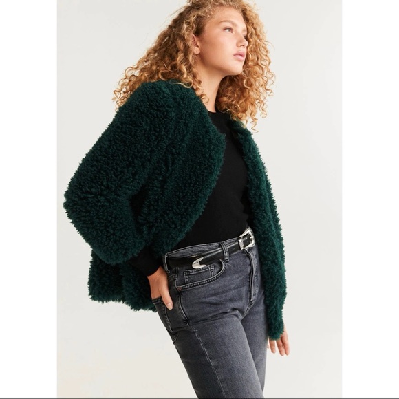 ⚡️MOVING SALE ⚡️ Mango Fur bouclé coat ⚡️MOVING SALE ⚡️ - Picture 2 of 10